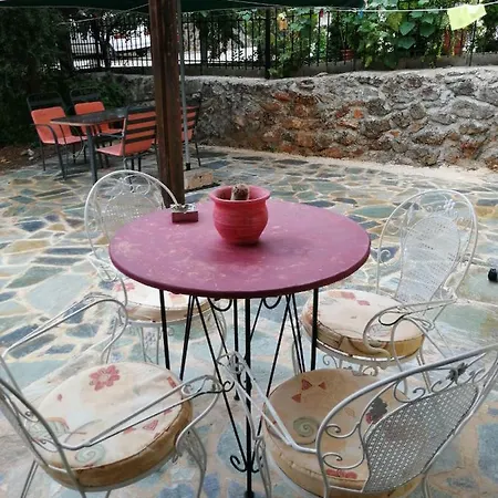 Rodomelo House - 3 Bedrooms Leonídion