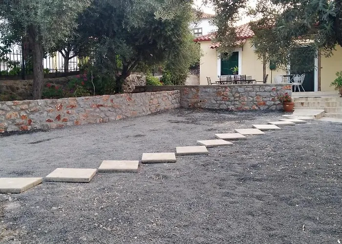 Rodomelo House - 3 Bedrooms * Leonídion