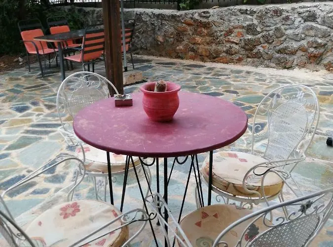 Rodomelo House - 3 Bedrooms Λεωνίδιο